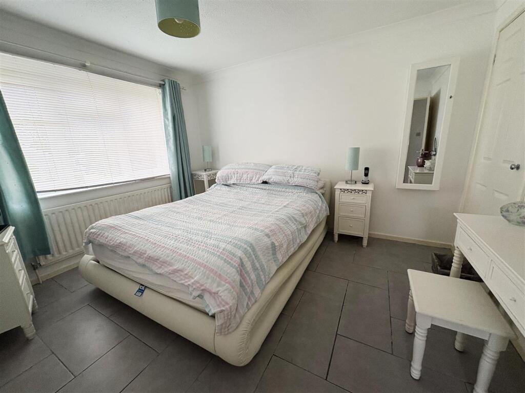 6. bed 1.jpg