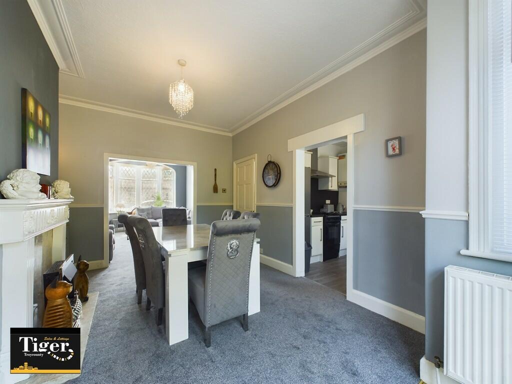 CAM02176G0-PR0311...