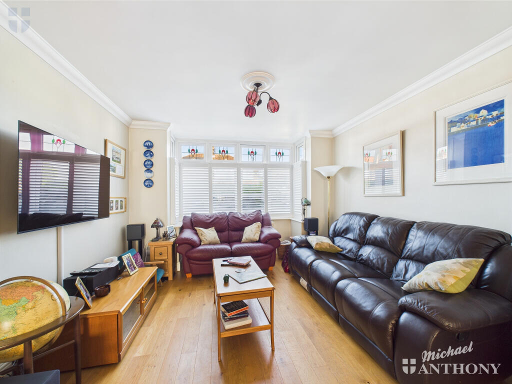 CAM03218G0-PR0629-STILL018