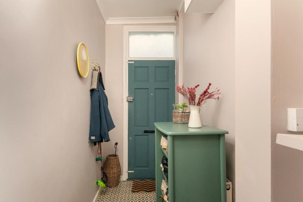 2H0RSW - Hallway A.jpg