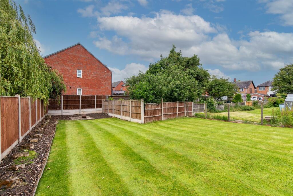 10 Fields Way-19.jpg