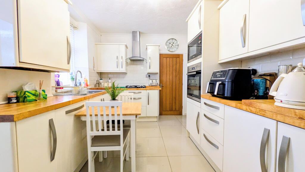 PXL_20251107_125241608.MP~2