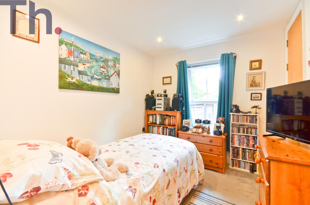 Bedroom 2.JPG