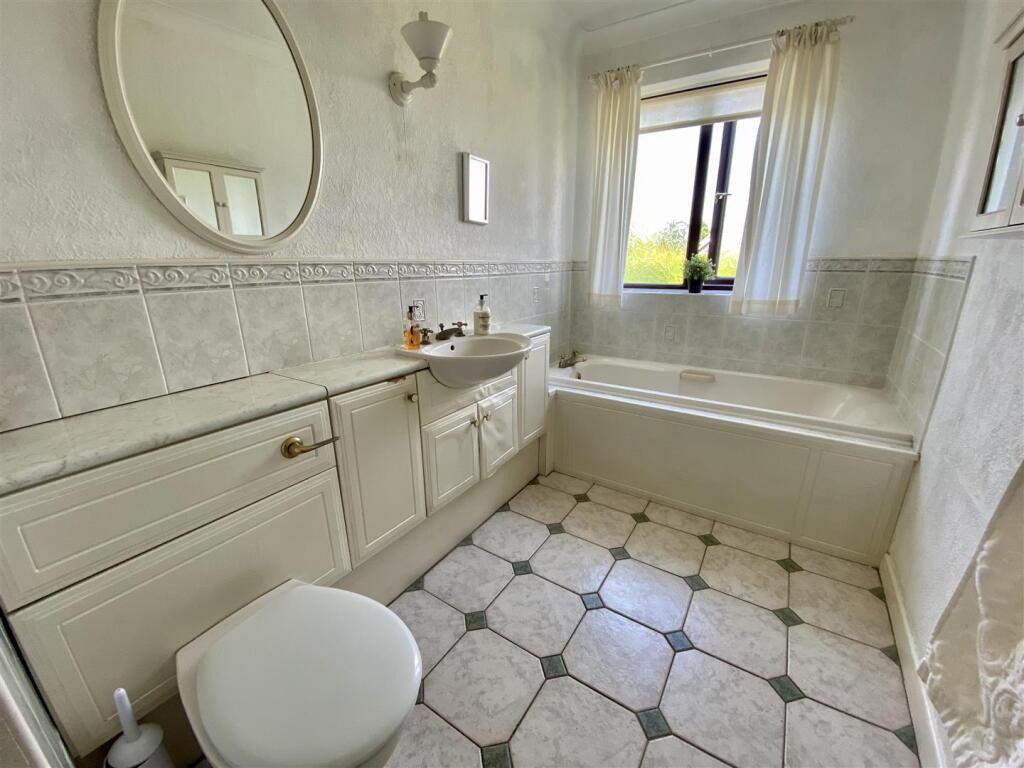 Bramleys Estate Agents - Hopton Lane - Mirfield (3