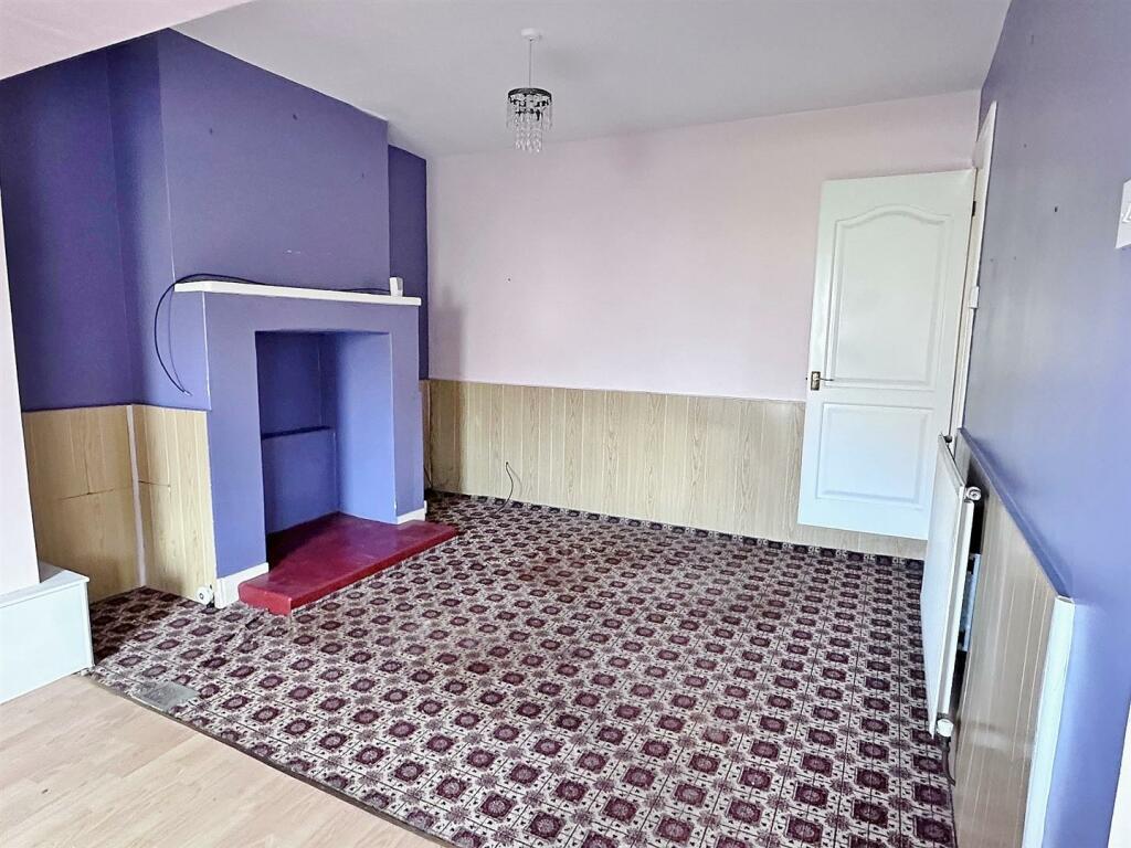 01323 438506