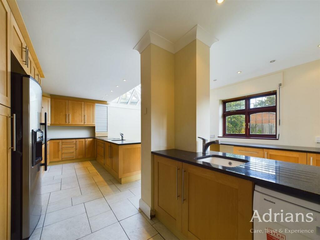 KITCHEN /
