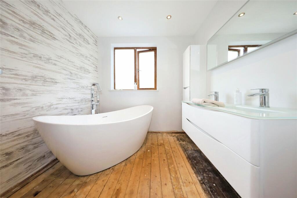 Bathroom / W.C.