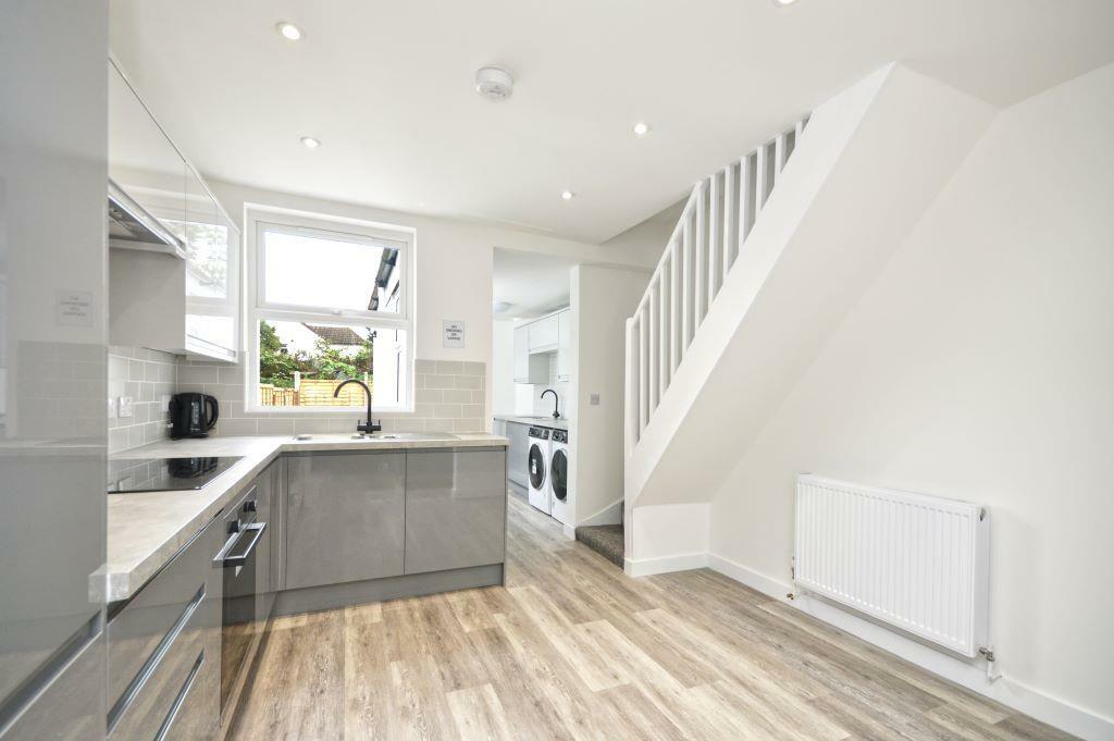 Kitchen 1 .jpg