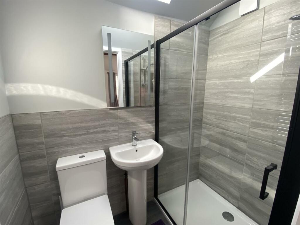 Ensuite shower room