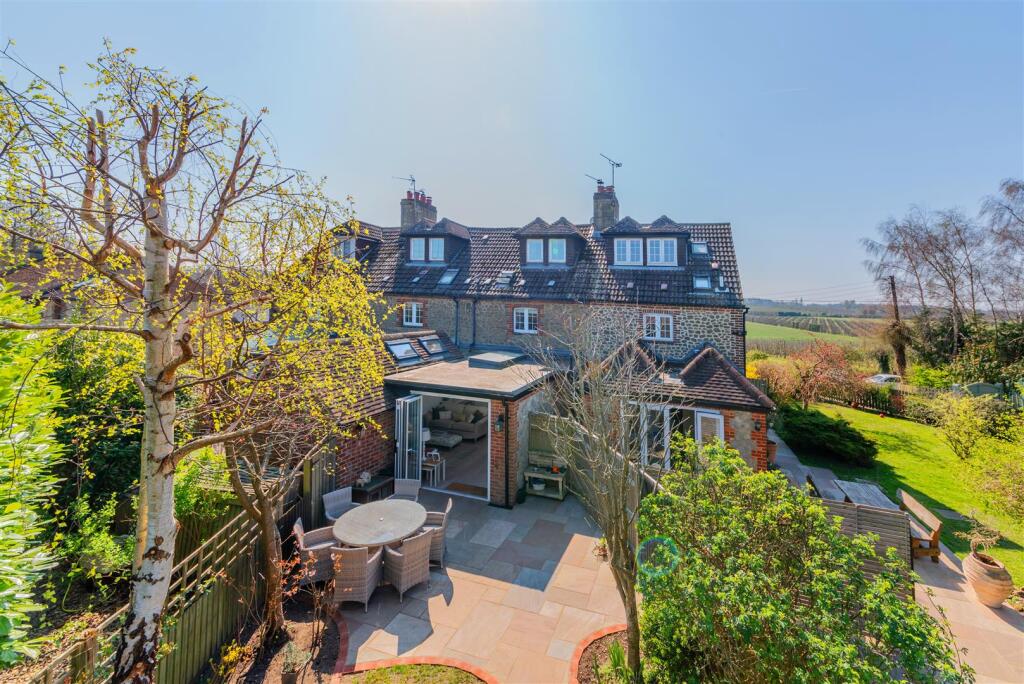 Bumblebee Cottage-40.jpg