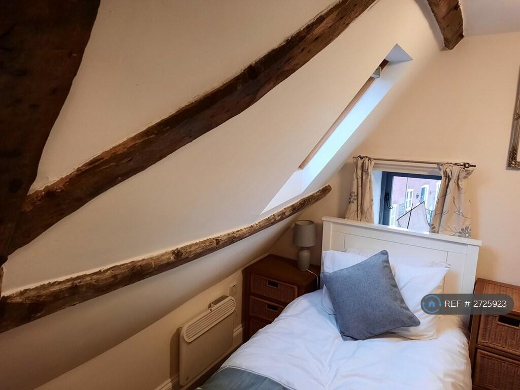 2nd Bedroom