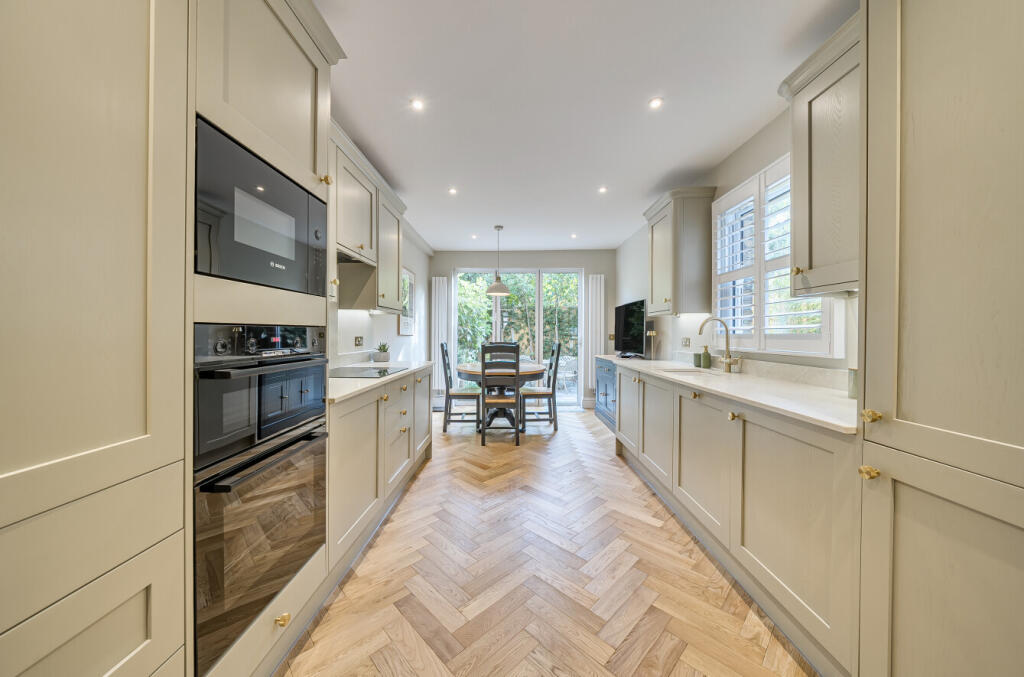 1359659-9-68d40d9...