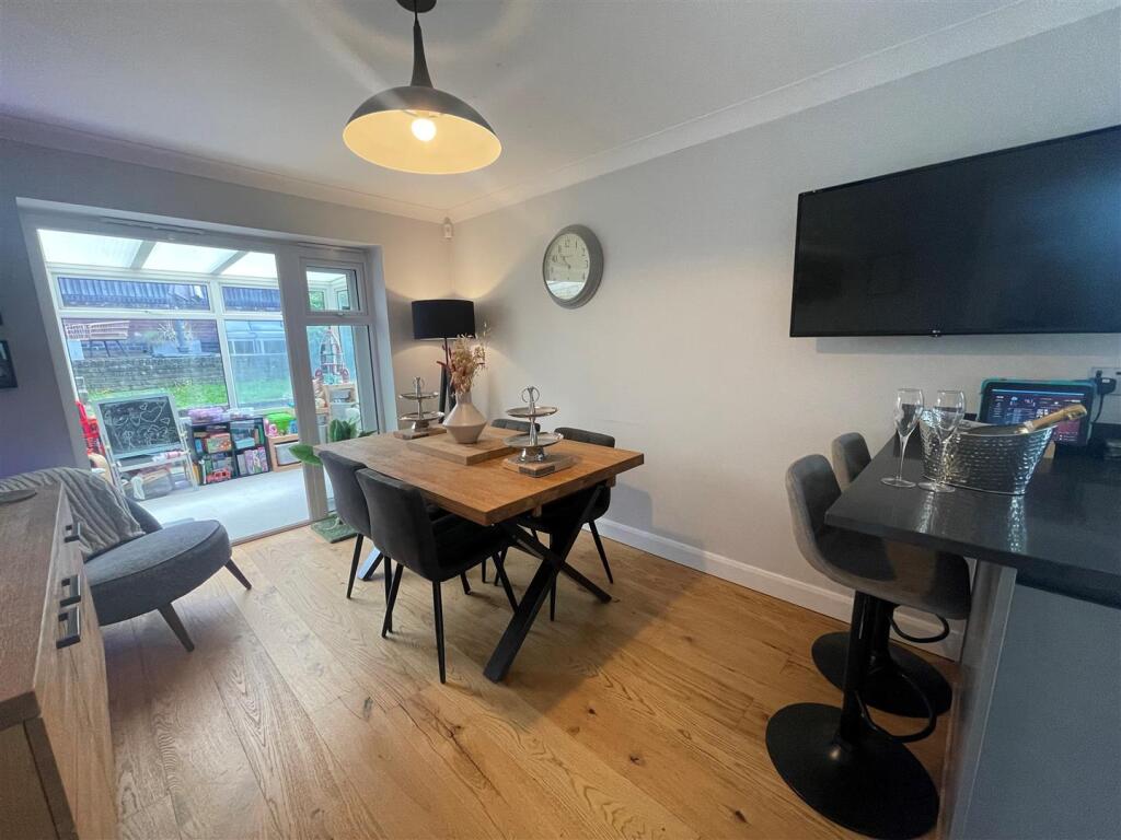 dining room 3.jpg