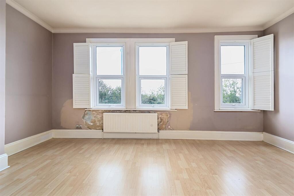 Old Shoreham Rd, BN41 (7).jpg