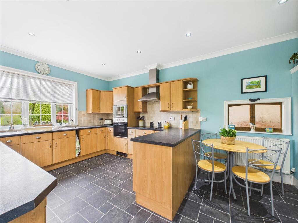 KITCHEN/ DINER