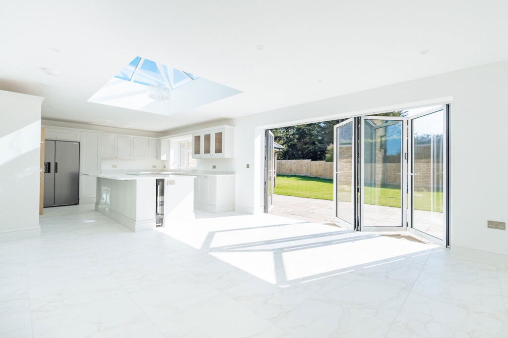 Otterham Quay Lane, Rainham, Gillingham, ME8 8QW