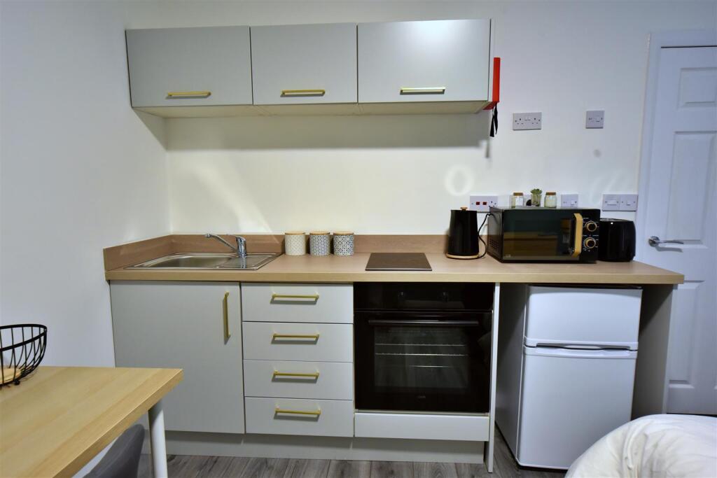 165AR_Room01_04.JPG