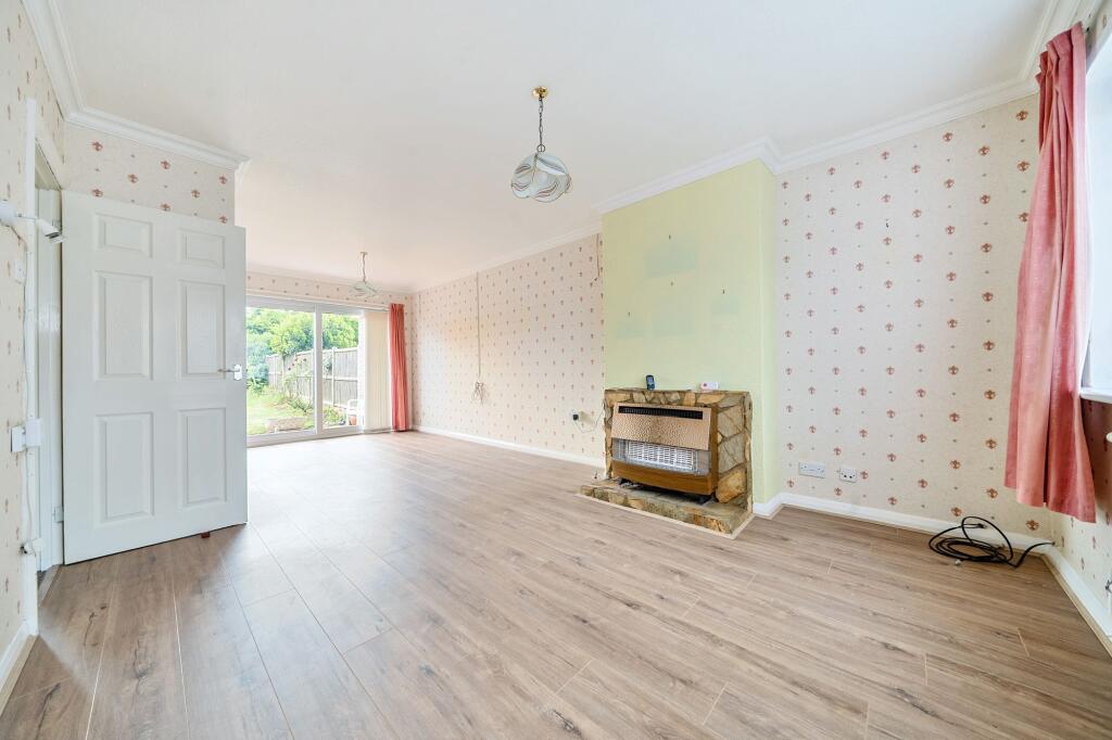 Living Room/Dining Room (1)