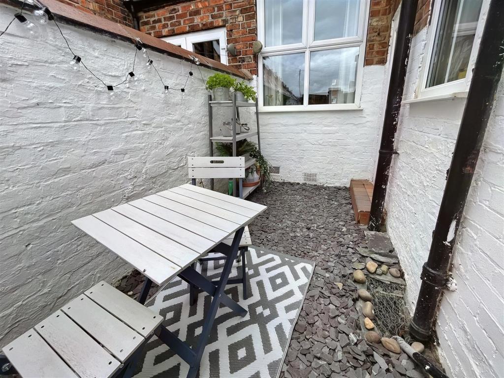 Courtyard Aspect 2.jpg