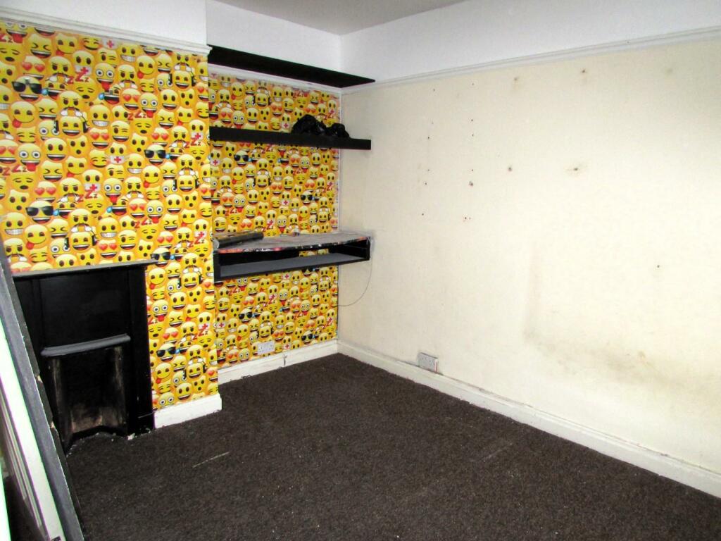 WellingtonSt14bed1.JPG