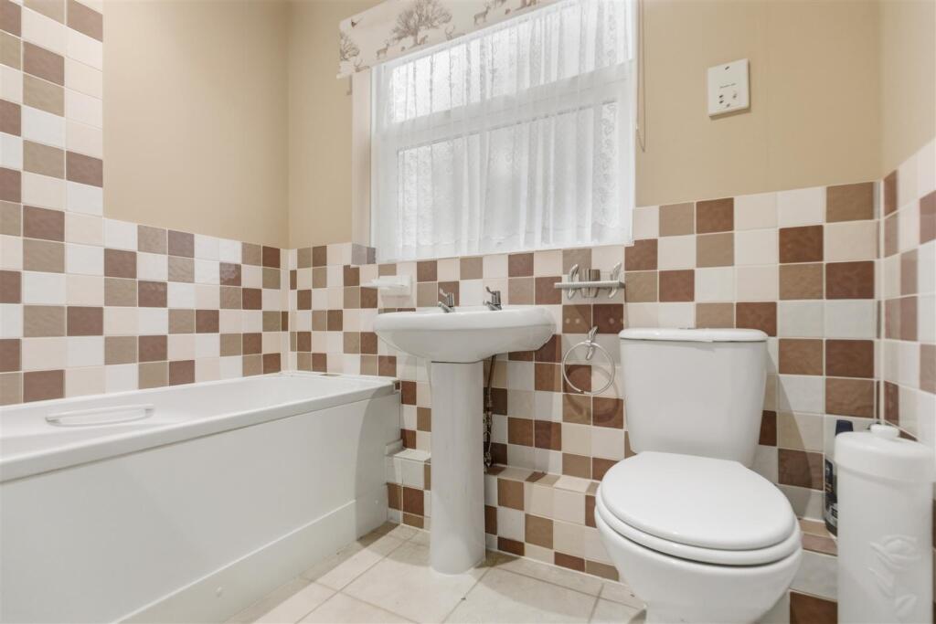 6 Chestnut Road 5.jpg