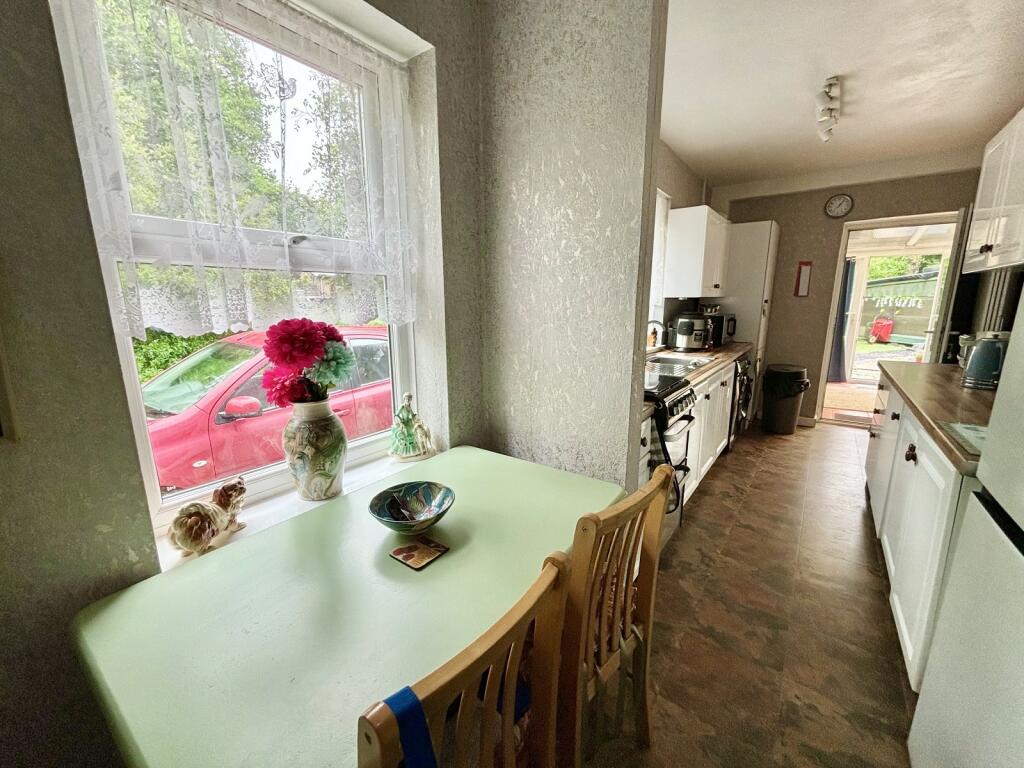 Kitchen / Breakfast Room