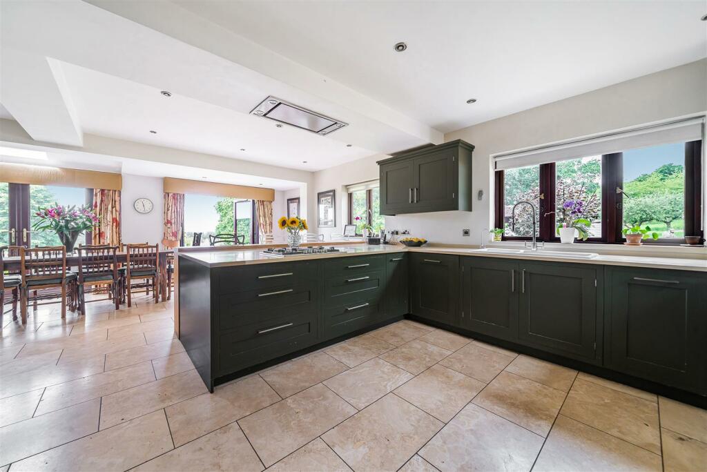 Kitchen breakfast room 2nd angle.jpg