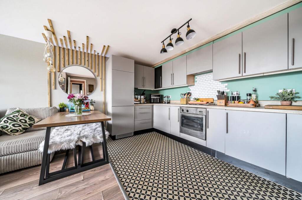 1319345-9-686be14...