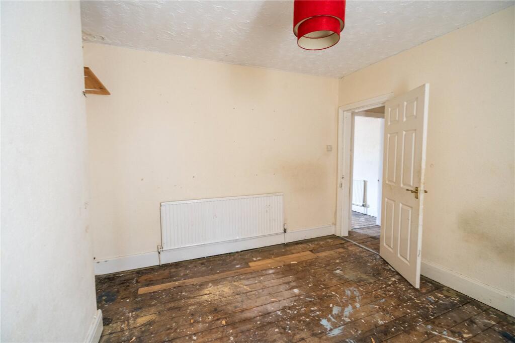 Bedroom 2 (2)