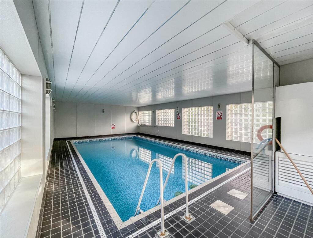 Pool.jpg