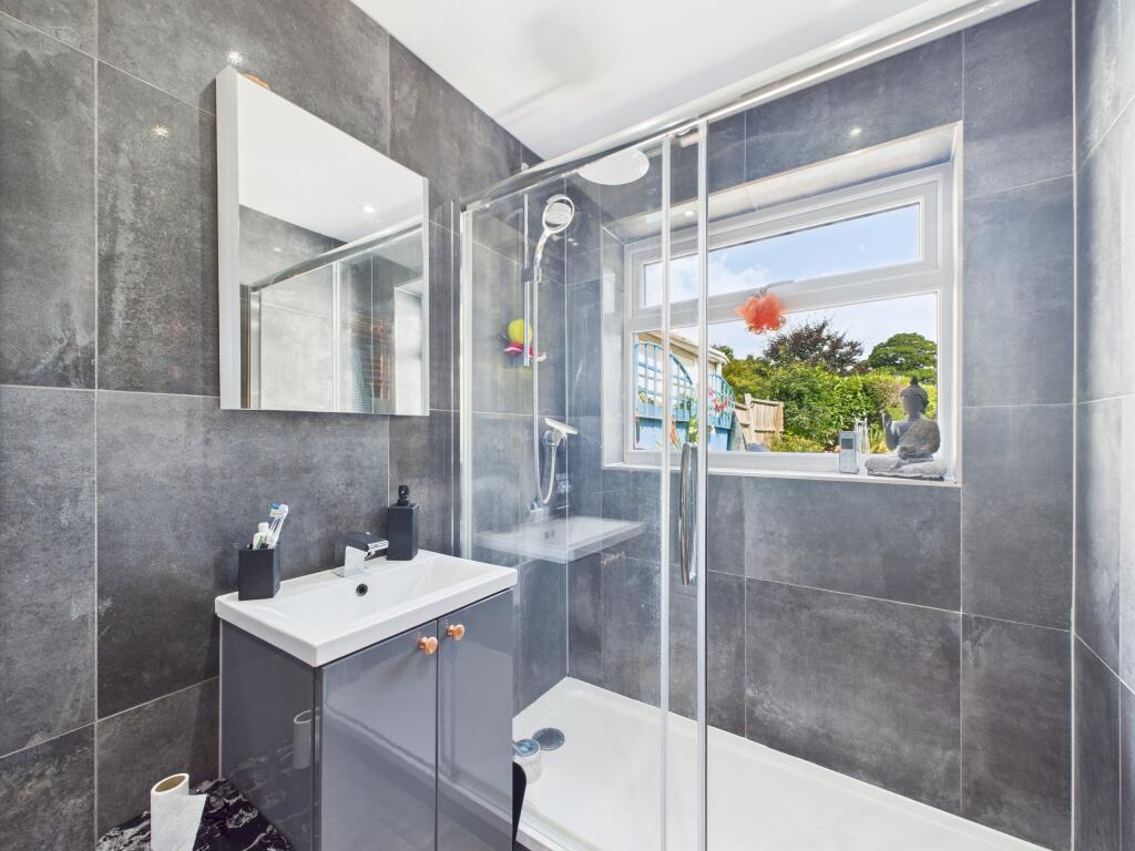 CAM02909G0-PR0453-STILL006