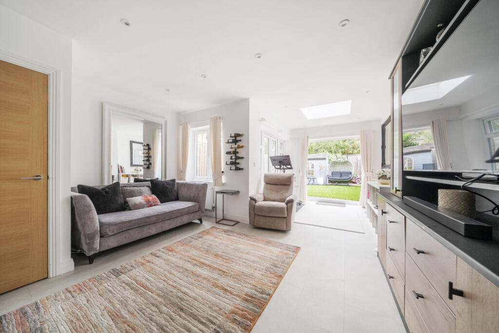 1316190-6-685e71a...