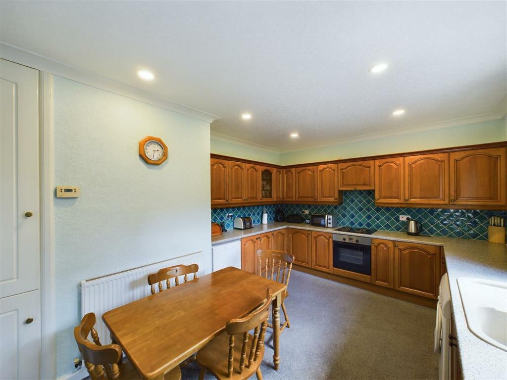 KITCHEN/ DINER