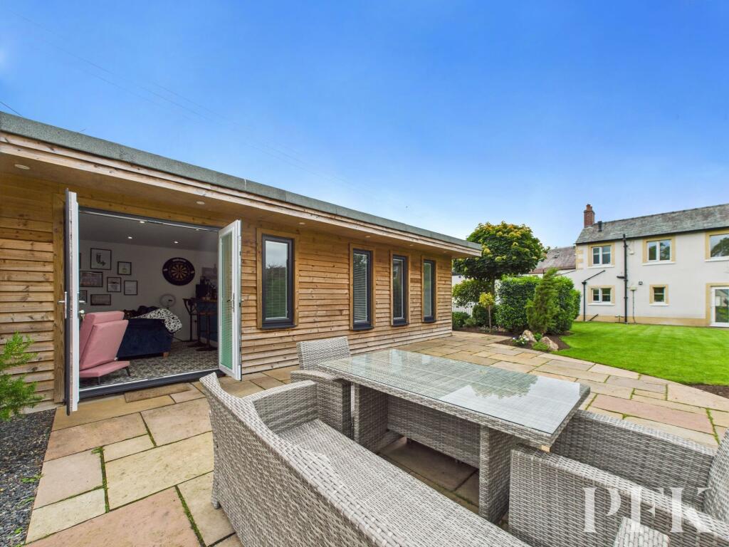 The Garden Rooms - doors to the Bar