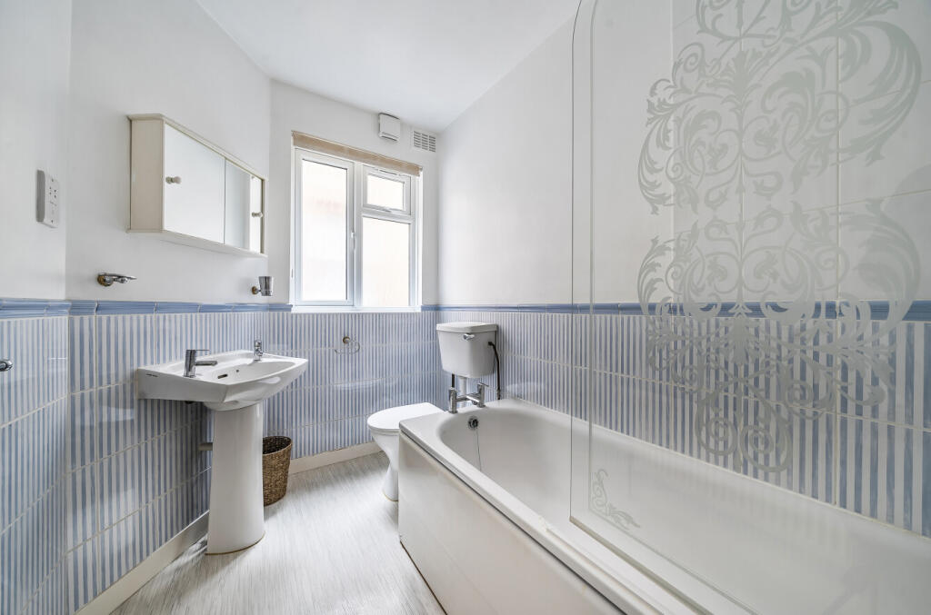 1330915-8-688cd1c...