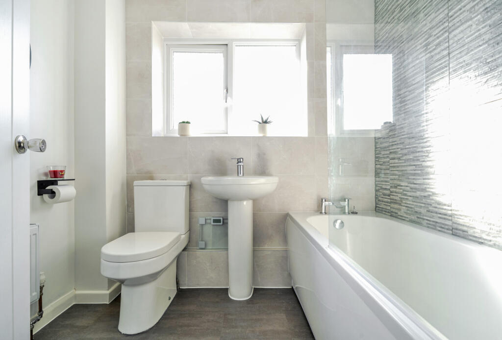 1304247-23-683de9...