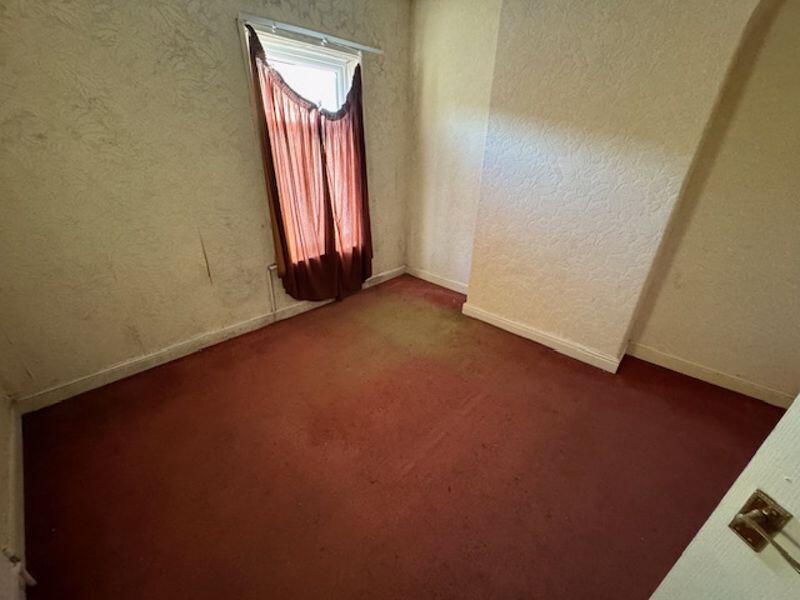 FRONT BEDROOM