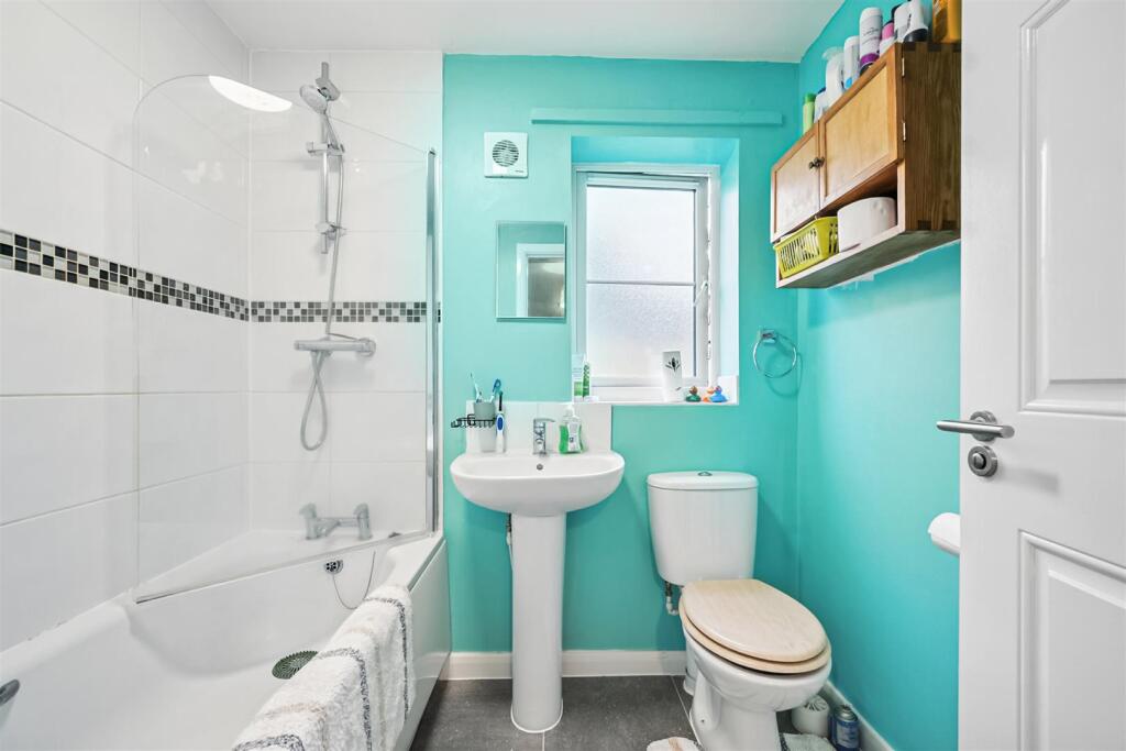 Bathroom.jpg