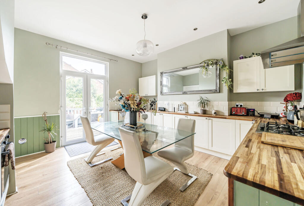 1291046-11-682cc2...