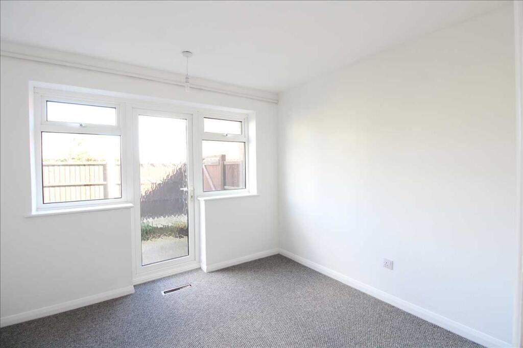 Bedroom Two/Dining