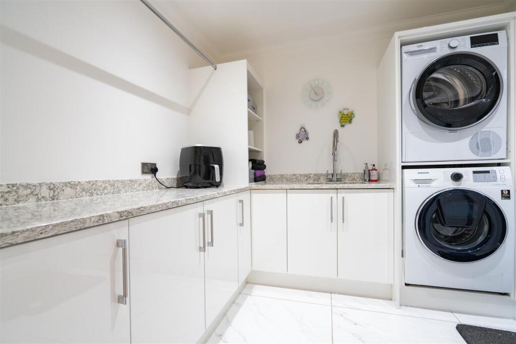 UTILITY ROOM.jpg
