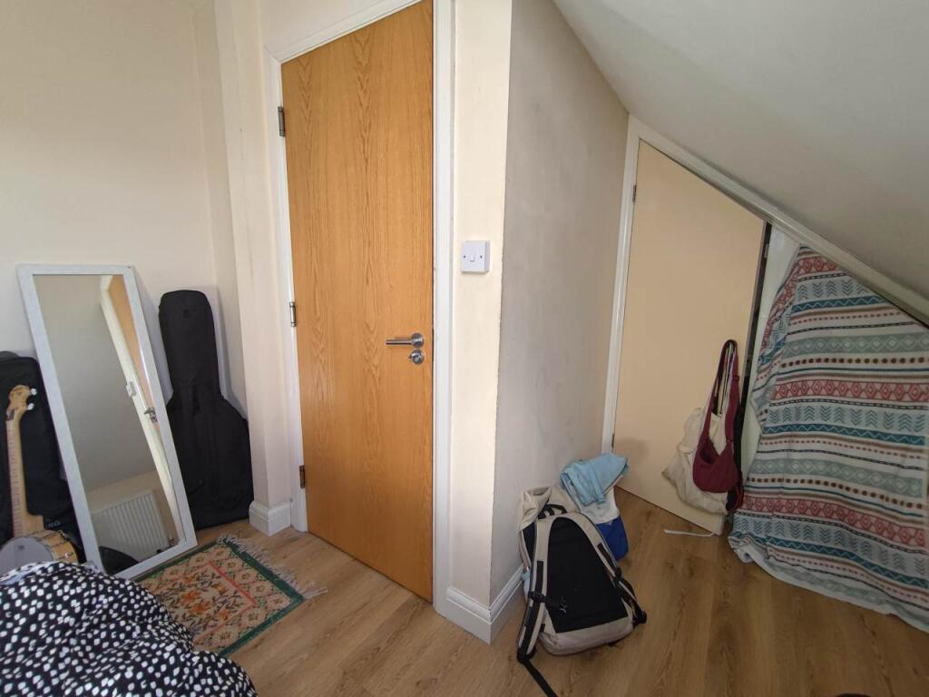 Top floor front bedr