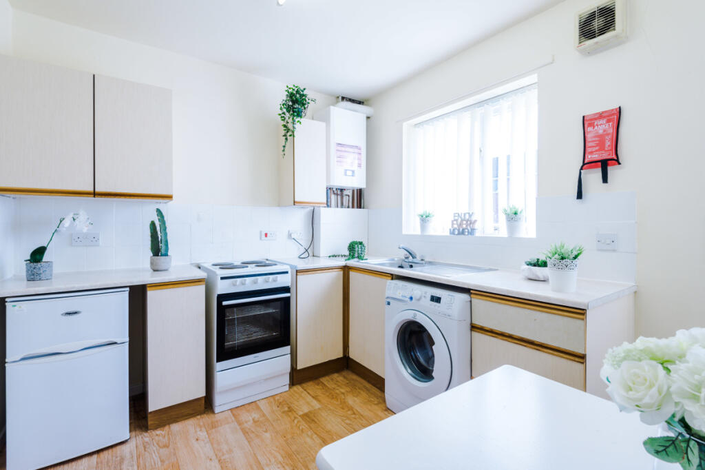 9 Aquarius Lane Kitchen 2