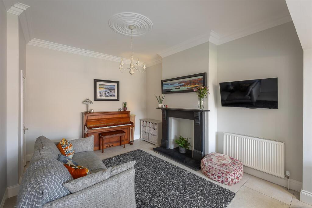 Kitchen/Diner &amp; Family Room