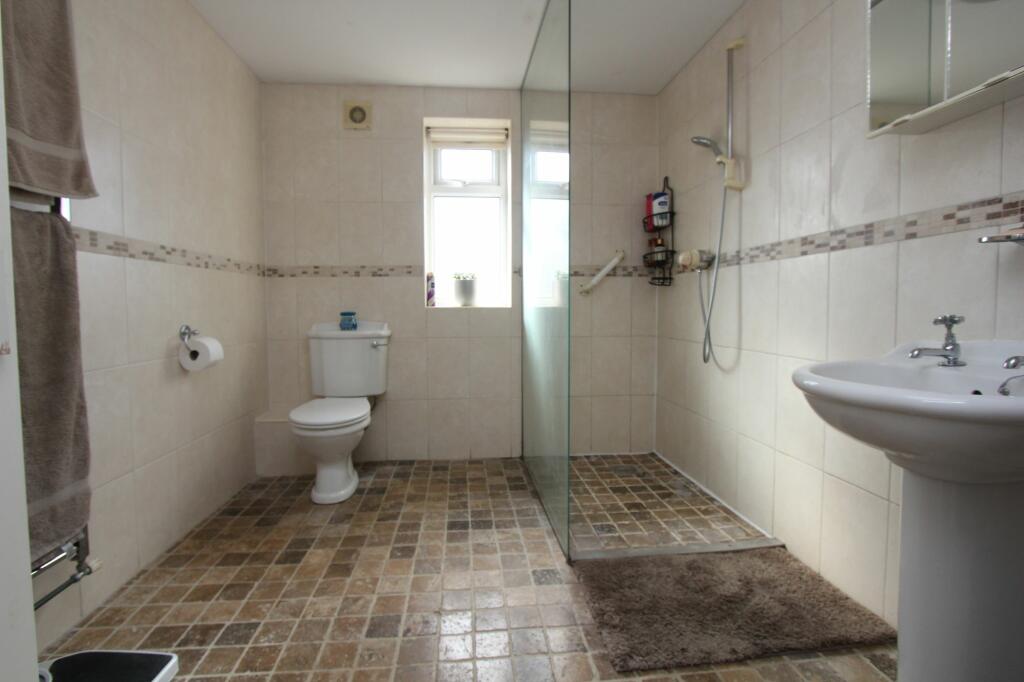 Shower Room/ WC