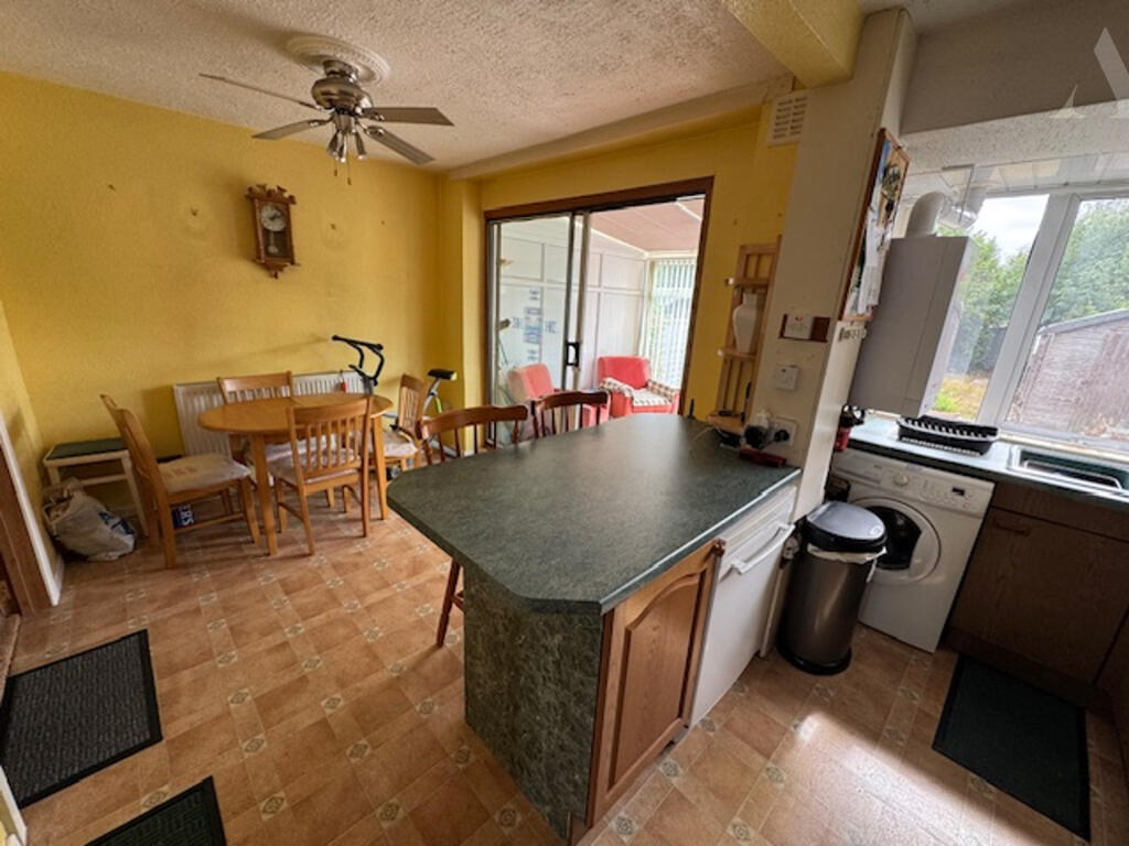5 Ronald Grove Kitchen Diner