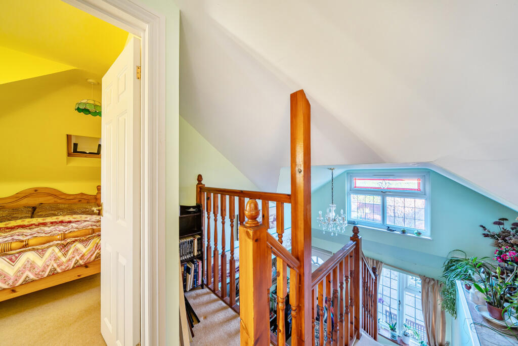 1396153-3-695d395...