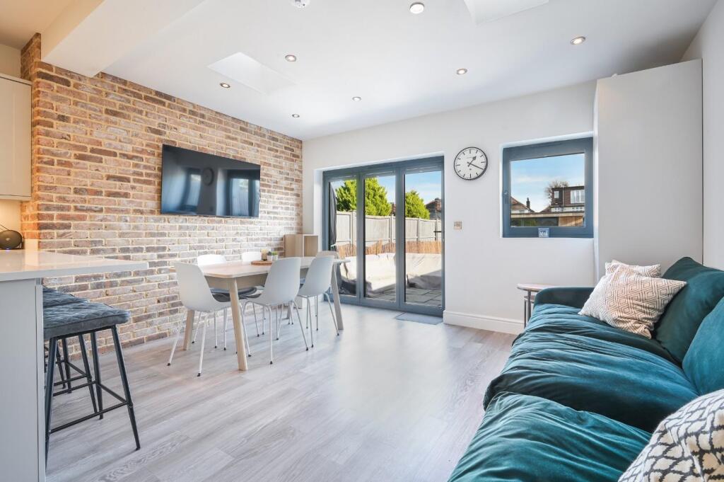 STONELEIGH AVENUE,  (2).jpg