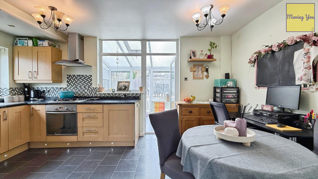Kitchen/ Dining area