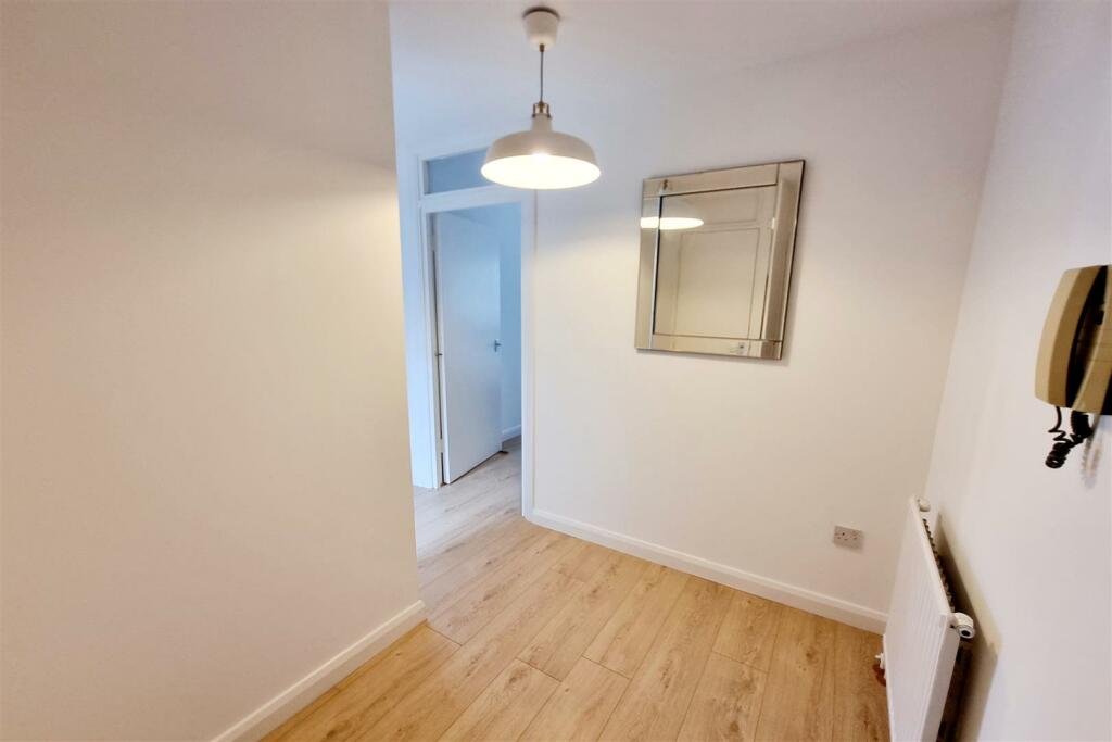 ENTRANCE HALL: PIC. 2
